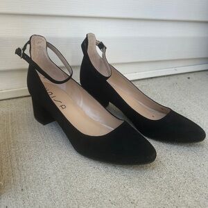 Unisa Black Suede Block Heel Pumps sz 9.5